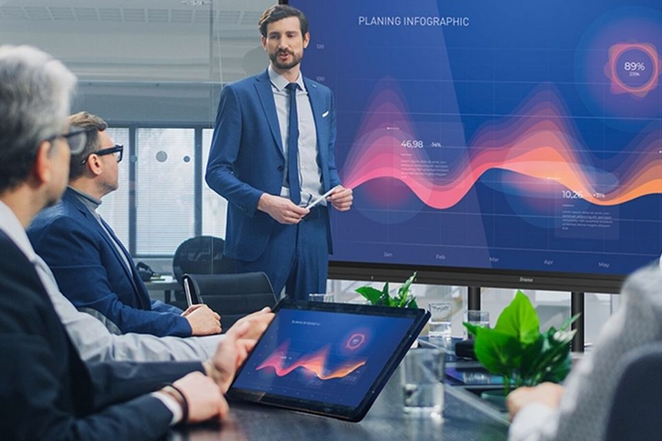 Komputer z monitorem 24" + monitor interaktywny 55" PM8 -