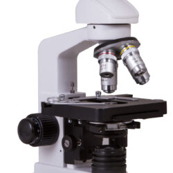 72350_bresser-microscope-erudit-dlx-40-1000x_02 Mikroskop biologiczny Bresser z obrotową głowicą i trzema obiektywami.
