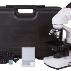 73761_bresser-microscope-erudit-basic-40-400x_01 Mikroskop Bresser z akcesoriami w czarnej walizce transportowej.