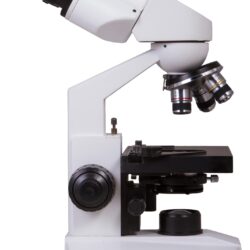 73761_bresser-microscope-erudit-basic-40-400x_07 Biały mikroskop optyczny marki Bresser.