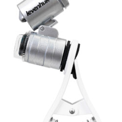74108_levenhuk-pocket-microscope-zeno-cash-zc4_04 Mikroskop kieszonkowy Levenhuk z uchwytem typu klips do smartfona.