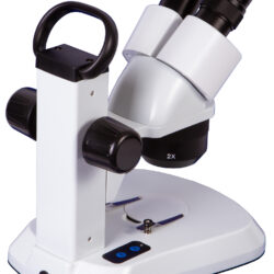 76449_bresser-analyth-str-10-40x-stereo-microscope_05 Mikroskop stereoskopowy z binokularową głowicą i obiektywem o powiększeniu 2x.