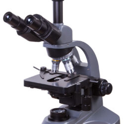 microscope-levenhuk-d740t-5-1mpix-04 Mikroskop binokularowy Levenhuk z obrotową głowicą i stolikiem preparatowym.