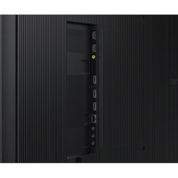 Panel złączy w tylnej części telewizora Samsung z widocznymi portami HDMI, USB oraz wejściem Ethernet.