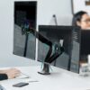 Uchwyt biurkowy dla dwóch monitorów 13"-32" maks 9 kg, nachylny i obrotowy, z obracaniem, czarny G200 -