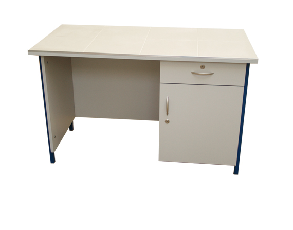 biurko demonstracyjne z blatem ceramicznym