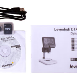 Zestaw akcesoriów do mikroskopu cyfrowego Levenhuk DTX 350 LCD: instrukcja obsługi, płyta z oprogramowaniem, kabel i karta microSD