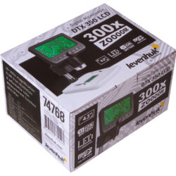 Opakowanie mikroskopu cyfrowego Levenhuk DTX 350 LCD z powiększeniem 300x, ekranem 4.3 cala i dołączoną kartą microSD.