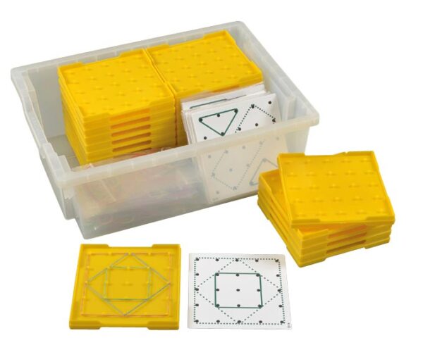 Zestaw edukacyjny geoboard z gumkami i kartami wzorów w plastikowym pojemniku.