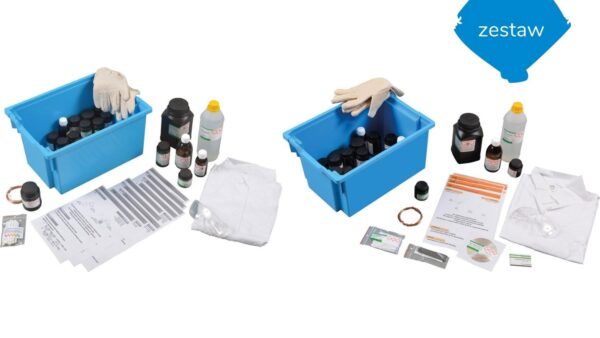 Zestaw edukacyjny z odczynnikami chemicznymi, kuwetą, rękawicami ochronnymi, instrukcją i odzieżą laboratoryjną.