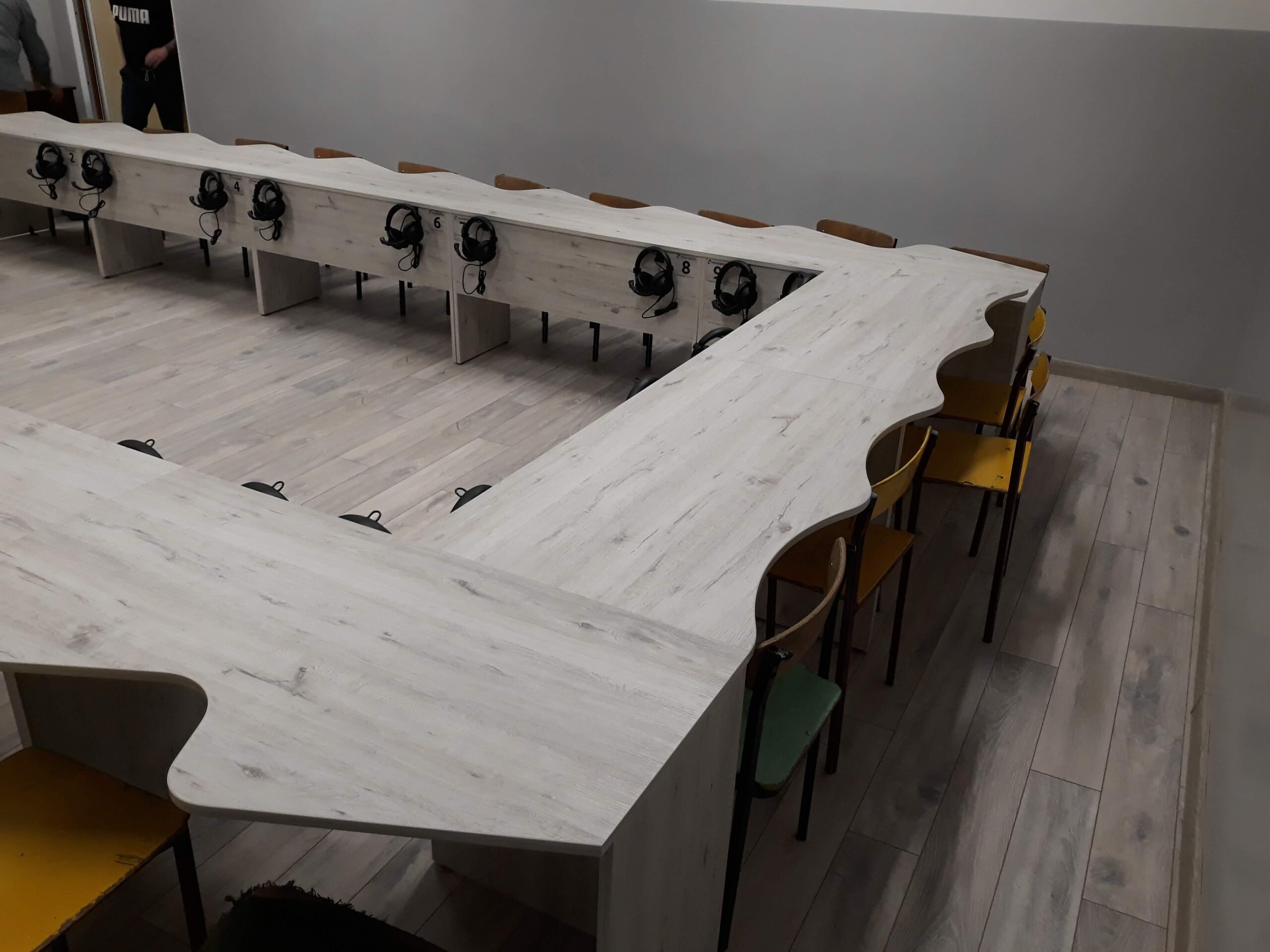 Komplet mebli do pracowni komputerowej 24 stanowiska 5 Komplet mebli do pracowni komputerowej 24 stanowiska -