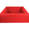 Czerwony, kwadratowy suchy basen z miękkich piankowych modułów.