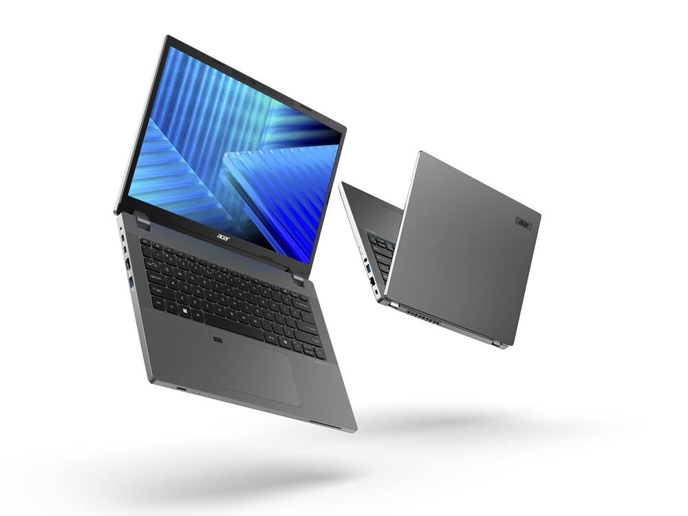 Dwa laptopy Acer w kolorze szarym, jeden otwarty, drugi zamknięty, lewitujące na białym tle.