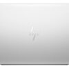 Zamknięty srebrny laptop HP z widocznym logo na środku obudowy.